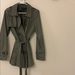 Medium Length Thin Trench Coat (spring)